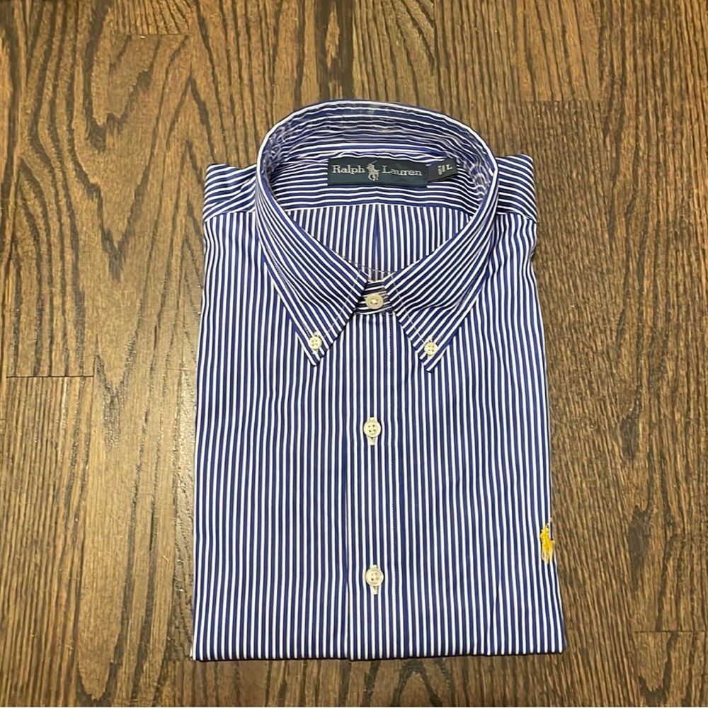 Ralph Lauren Men’s Button Down Shirt - Size Large